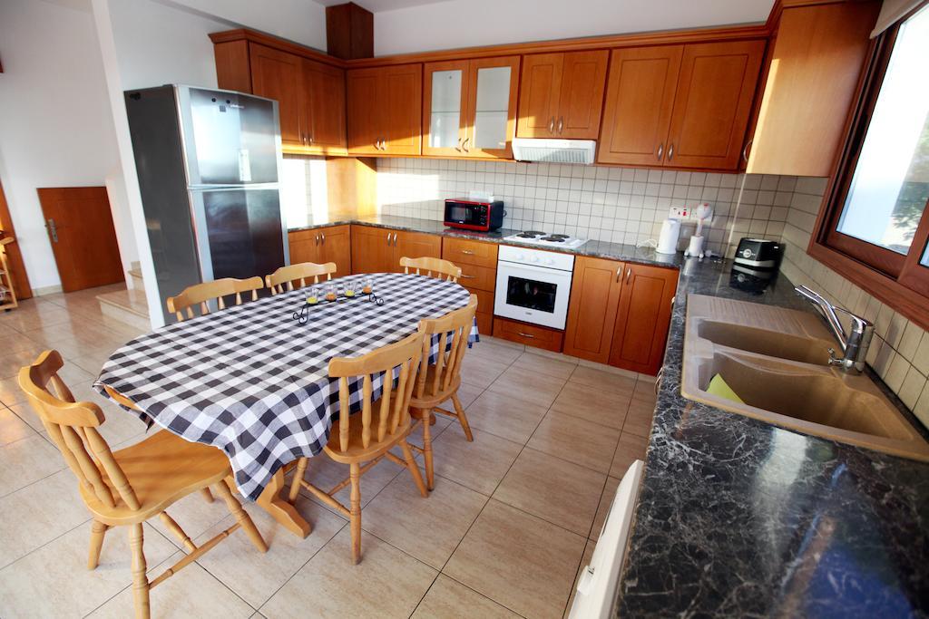 Villa Elina Paphos Room photo